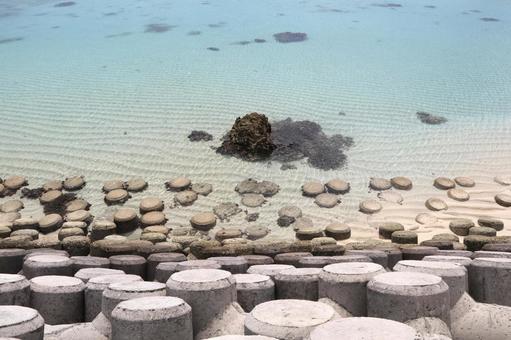 波紋とテトラ 波紋とテトラ 波紋,海,テトラポッドの写真素材