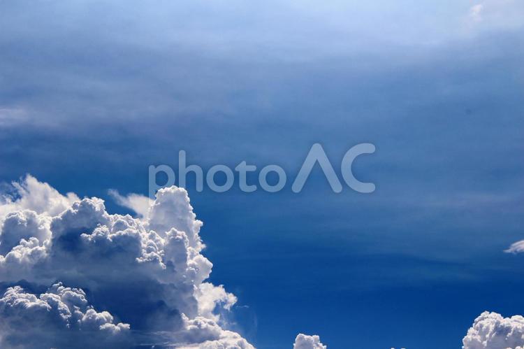青空と雲1【修正あり】 青空,夏,雲の写真素材