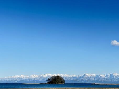 雪の立山連峰 空,海,空と海の写真素材