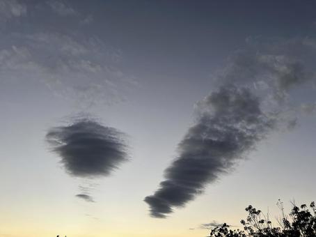 夕暮れと雲 夕暮れと雲の写真