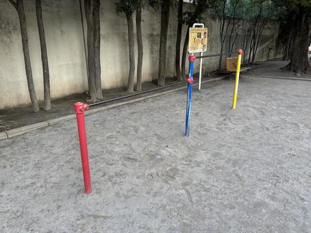 鉄棒 鉄棒,公園,遊具の写真素材