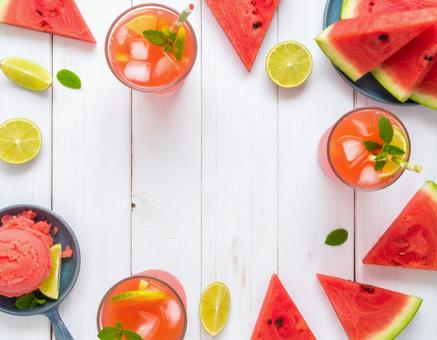 スイカのフレーム スイカのフレームの写真