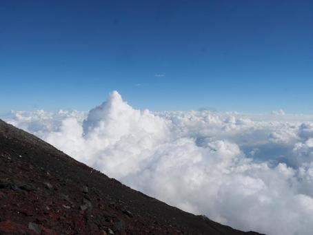 富士山登山道からの雲海 富士山登山道からの雲海の写真