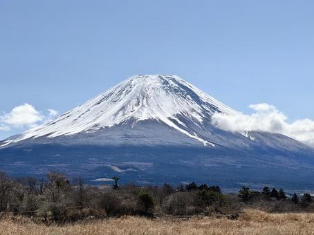 国道139号線から見る富士山 国道139号線から見る富士山 富士山,雪,自然の写真素材
