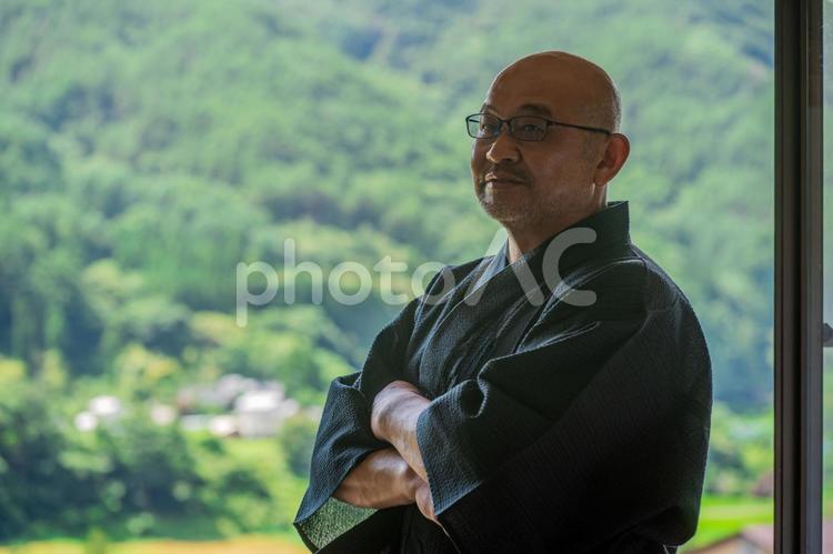 浴衣姿の中高年男性 父親,威厳,親父の写真素材