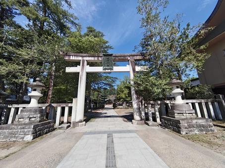 上杉神社(山形県米沢市) 上杉神社(山形県米沢市) 上杉神社,鳥居,参道の写真素材