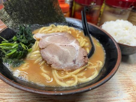 家系ラーメン 家系ラーメンの写真