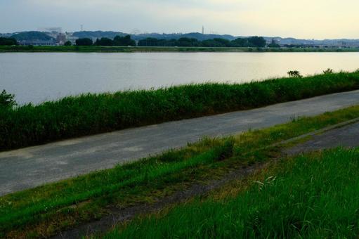 Tama River riverbed in the evening, JPG Tama River riverbed in the evening, JPG