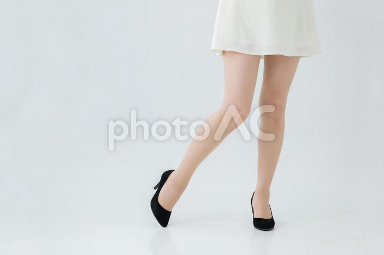 スカートをはいた女性の脚 美脚,ミニスカート,ヒールの写真素材