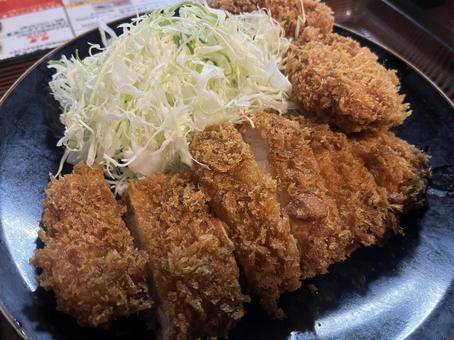 とんかつとキャベツ とんかつとキャベツ とんかつ定食,とんかつ,キャベツの写真素材