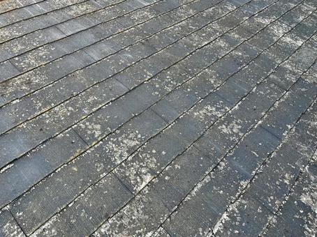 ボロボロに劣化した屋根② ボロボロに劣化した屋根② 屋根,劣化,ボロボロの写真素材