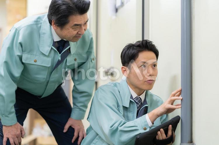 倉庫で働く男性作業員 倉庫,会議,工場の写真素材