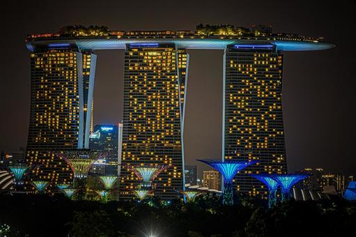 夜のマリーナベイ眺望 夜のマリーナベイ眺望 マリーナベイサンズ,夜景,シンガポールの写真素材