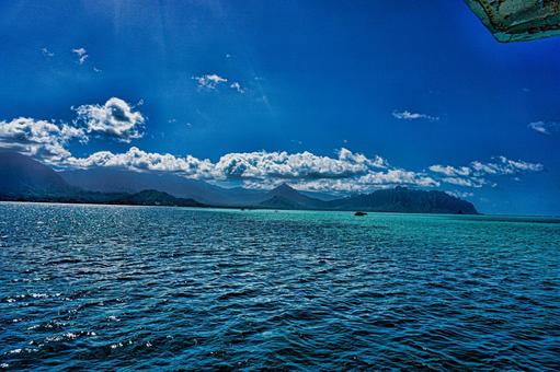 青空と海と離島 青空と海と離島の写真