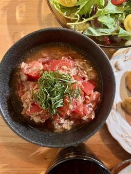 無限ツナトマト 無限ツナトマト 食事,ご飯,夜ごはんの写真素材