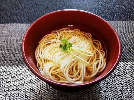 温かい出汁のにゅうめん 温かい出汁のにゅうめん そうめん,にゅうめん,素麺の写真素材