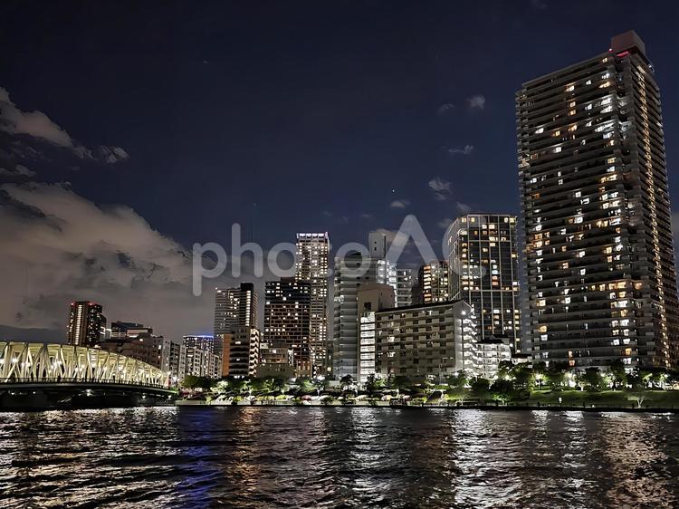 隅田川の夜景〜相生橋とリバーサイドタワー 夜景,街並み,シティーの写真素材