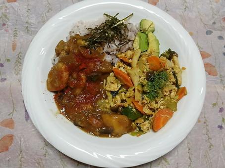 自家製あいがけカレー 自家製あいがけカレー カレー,カレーライス,キーマカレーの写真素材