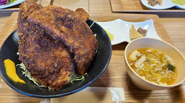 わらじカツ わらじカツ わらじカツ,カツ丼,丼ぶりの写真素材