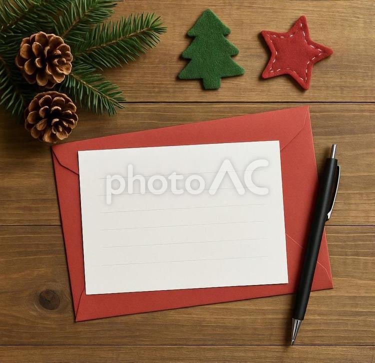クリスマスカードと封筒・ペンと飾り クリスマスカード,手紙,冬の写真素材