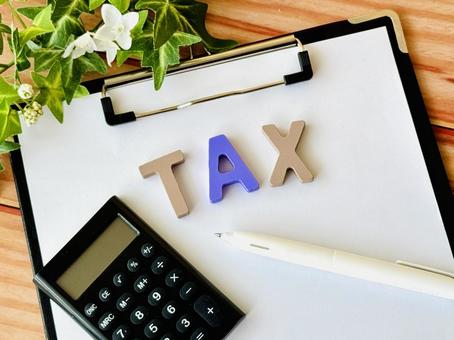 TAXの文字と電卓・確定申告 TAXの文字と電卓・確定申告 税金,税,タックスの写真素材