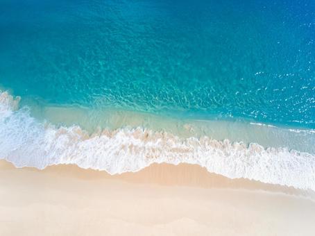 透明な海と白い砂浜 透明な海と白い砂浜の写真