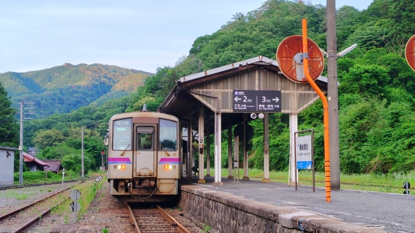 【広島県】備後落合駅に停車中の芸備線 広島,広島県,庄原の写真素材