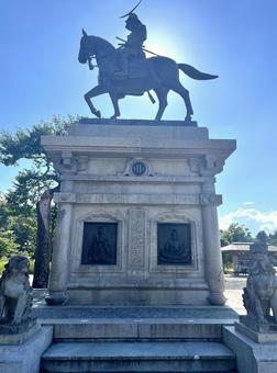 晴天の伊達政宗公騎馬像 晴天の伊達政宗公騎馬像 伊達政宗,銅像,仙台城跡の写真素材