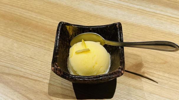 Sherbet (with spoon), JPG Sherbet (with spoon), JPG