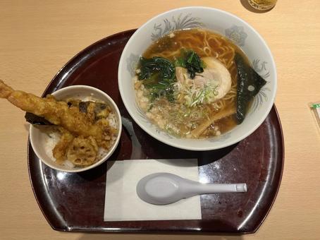 ラーメンセット ラーメン,レストラン,天丼の写真素材