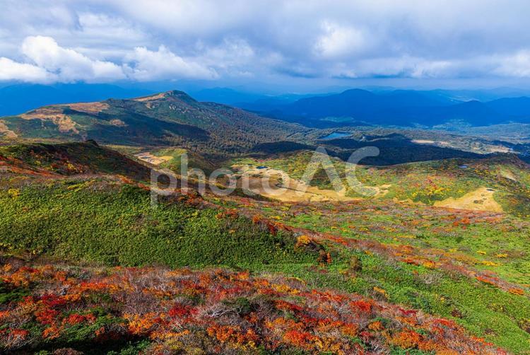 秋色に染まる　栗駒山の絶景 山,秋,紅葉の写真素材