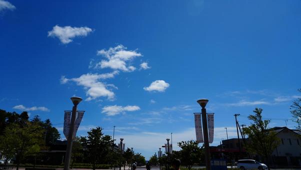 女川駅前の青空 女川駅前の青空の写真