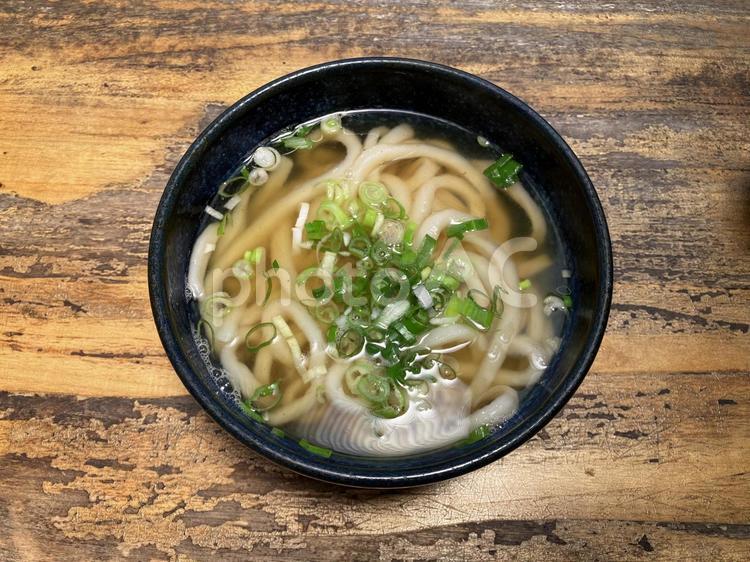 素うどん/ネギ/かつお出汁(その① 素,うどん,やわめんの写真素材