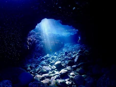 海底洞窟 海底洞窟の写真