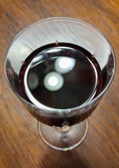 R7.08.21 赤ワイン R7.08.21 赤ワイン 赤ワイン,ワイン,ワイングラスの写真素材