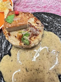 フォアグラ ハンバーグ フォアグラ ハンバーグの写真