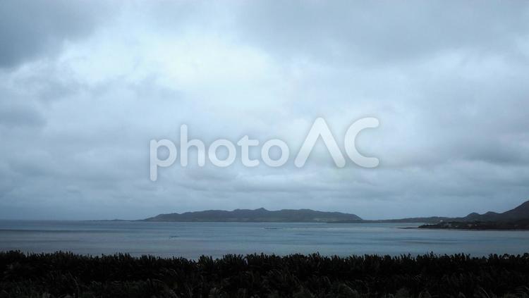 沖縄　やいま村から見た風景 風景,景色,海の写真素材