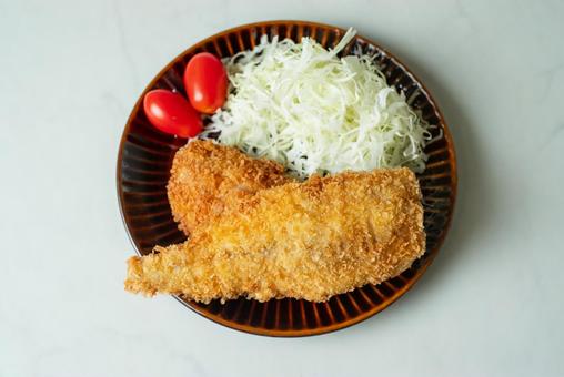 2枚の鰺フライ 2枚の鰺フライの写真