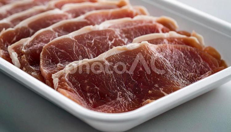トレーに入った国産豚肉　生姜焼き用 生肉,豚ばら肉,国産の写真素材