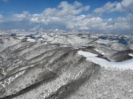 北海道の連なる雪山 北海道の連なる雪山の写真