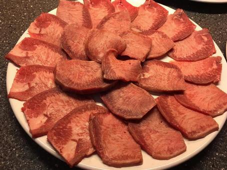 牛タンの盛り付け 牛タン,焼肉,肉の写真素材