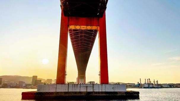 赤く輝く若戸大橋の絶景 赤く輝く若戸大橋の絶景 若戸大橋,橋,北九州市の写真素材