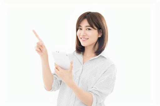 若い女性 タブレット 若い女性 タブレット タブレット,女性,大学生の写真素材