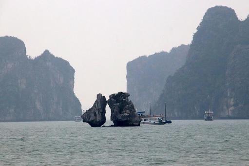 ベトナムの世界遺産ハロン湾風景 ベトナムの世界遺産ハロン湾風景 ベトナム,ハロン湾,ハノイの写真素材