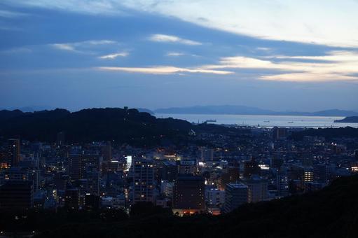 Photo, matsuyama, ehime prefecture, dusk, 