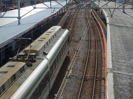駅のホーム 駅のホーム 駅,ホーム,線路の写真素材