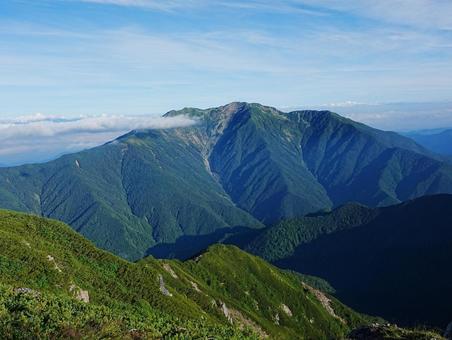 夏の仙丈ヶ岳 夏の仙丈ヶ岳の写真