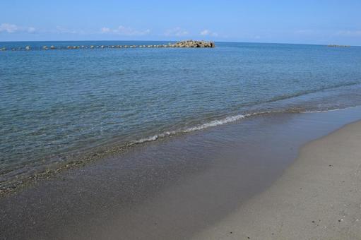 日本海の穏やかな浜辺の風景 日本海の穏やかな浜辺の風景 穏やかな浜辺,穏やかな海岸,穏やかな風景の写真素材