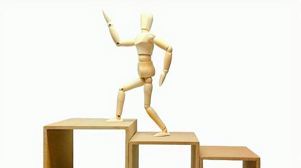 階段を上るデッサン人形 階段を上るデッサン人形 レベルアップ,スキルアップ,向上心の写真素材