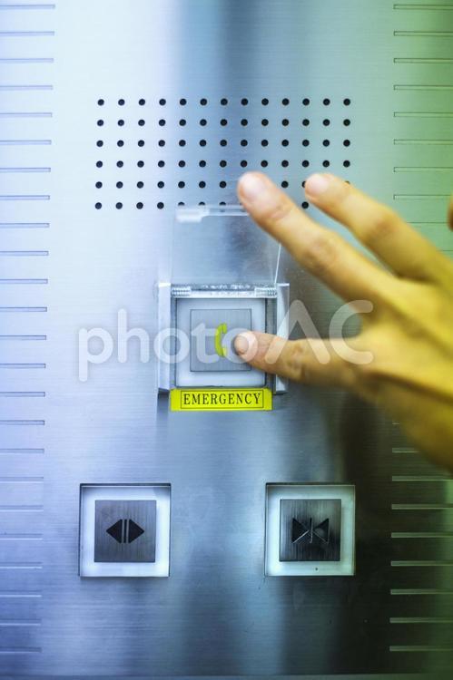 エレベーターの緊急ボタン エレベーター,緊急,ボタンの写真素材